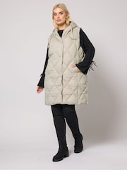 Yours Curve White Diamond Midi Gilet - Image 2 of 5