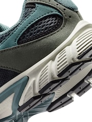 Nike Grey Green Youth V5 Runner Trainers - Image 7 of 8