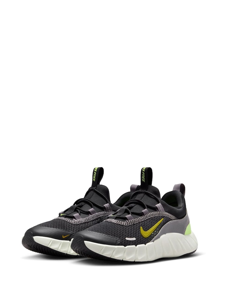 Nike Black/Green Junior Free Ride Trainers - Image 2 of 6