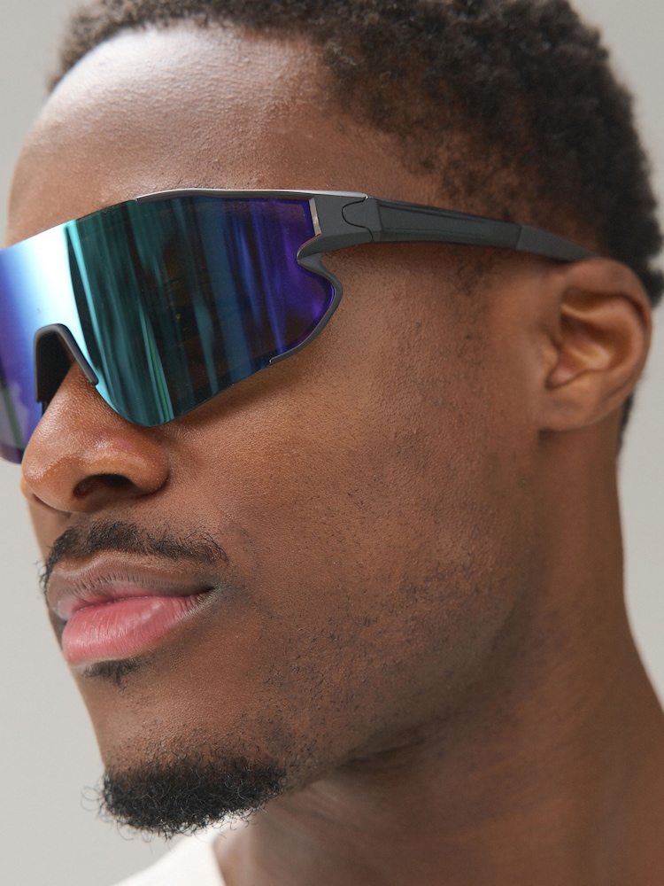 Black Full Visor Sport Polarised Sunglasses - Image 2 of 5