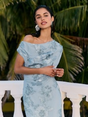 Hellblau - Friends Like These Textured Draped One Shoulder Midi Dress - Bild 4 von 5