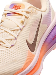 Crema - Zapatillas de deporte para correr en carretera Vomero 18 de Nike - Imagen 10 de 11