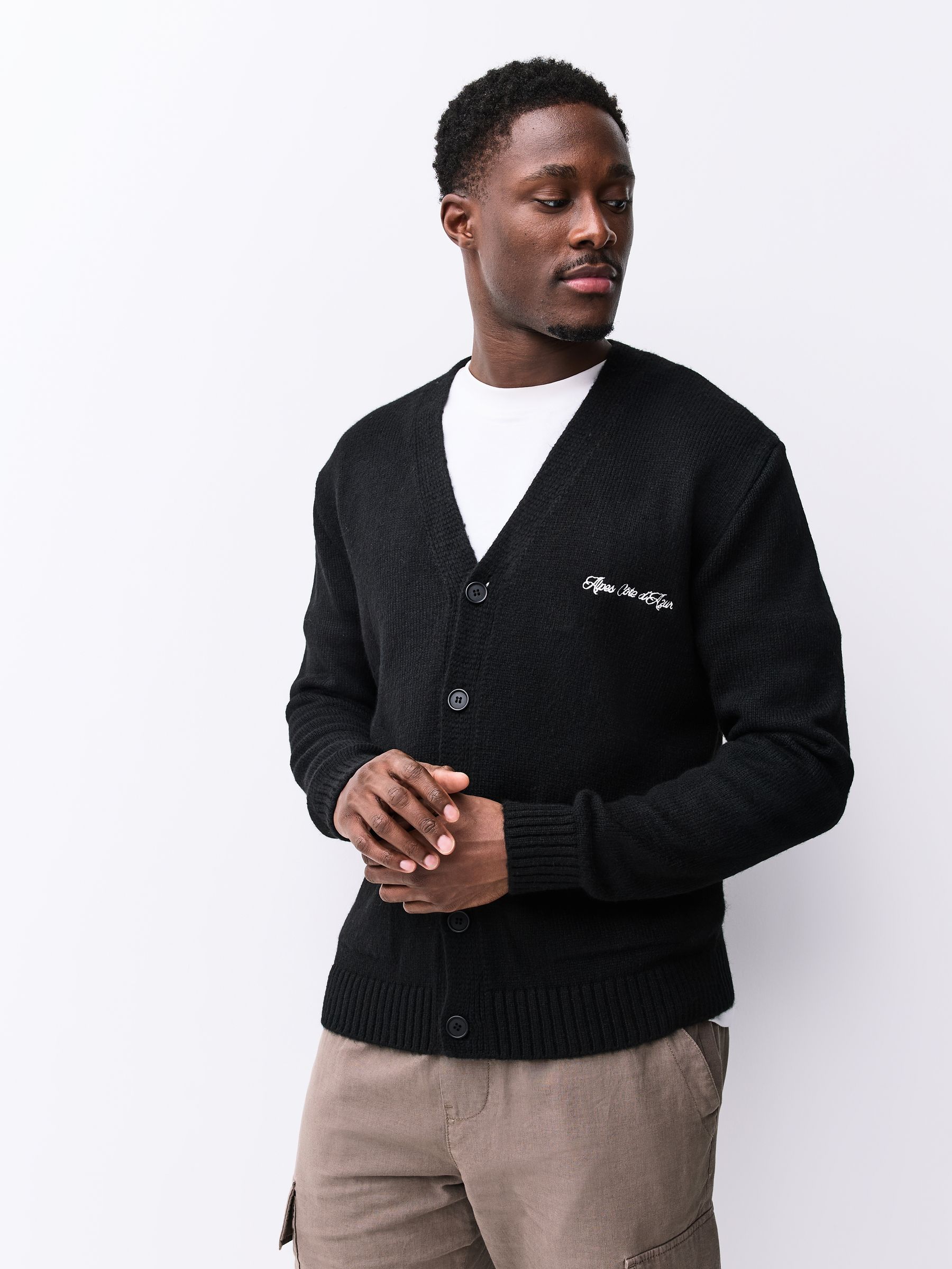 ENFOLD ＴＵＣＫ　ＣＡＲＤＩＧＡＮ　ブラック38size Buy Black Regular Fit Embroidered Chest Motif Cardigan from the