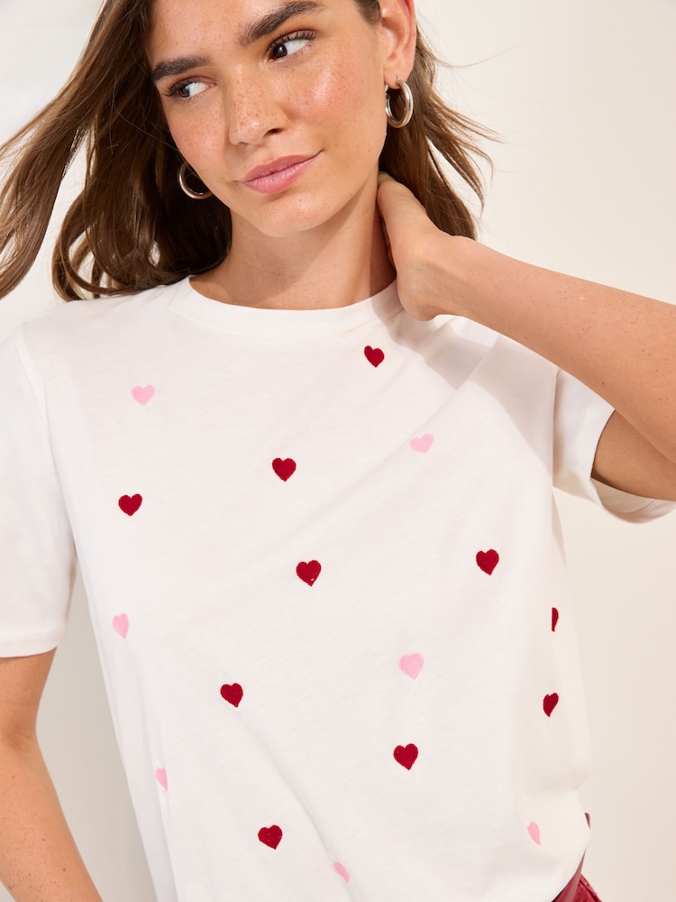 White Heart Embroidered - Tricou Friends Like These cu model grafic - Imaginea 1 din 5