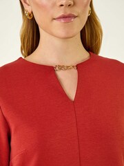Roman Red Keyhole Chain Shift Dress - Image 5 of 5