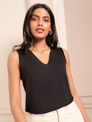 Schwarz - Love & Roses Jerseyweste mit Chiffonbesatz und V-Ausschnitt - Bild 1 von 4