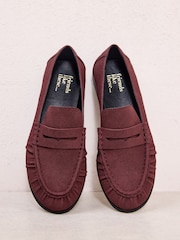 Burgunderrot - Friends Like These Flache Komfort-Loafers mit Raffung - Bild 1 von 4