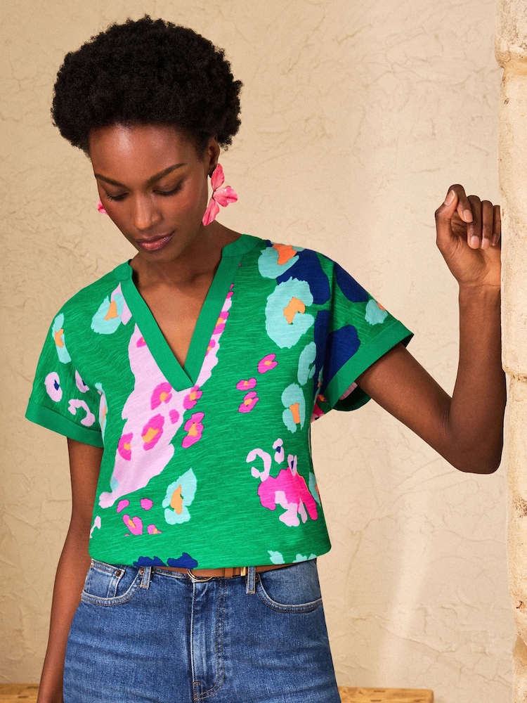 Grün Animal-Print - Love & Roses – T-Shirt aus Jersey mit geschlitztem Ausschnitt - Bild 1 von 4