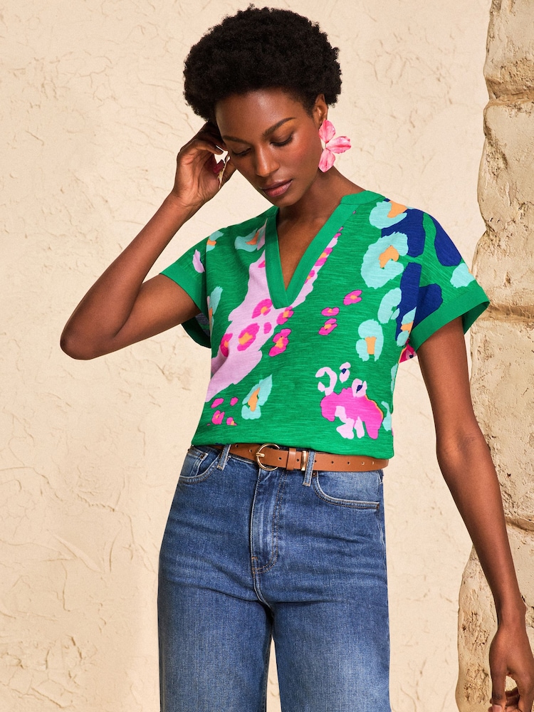 Grün Animal-Print - Love & Roses – T-Shirt aus Jersey mit geschlitztem Ausschnitt - Bild 4 von 4