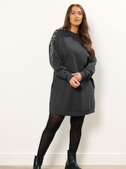 Vestido de moletom Yours Curve com detalhes de tachas - Imagem 2 de 5
