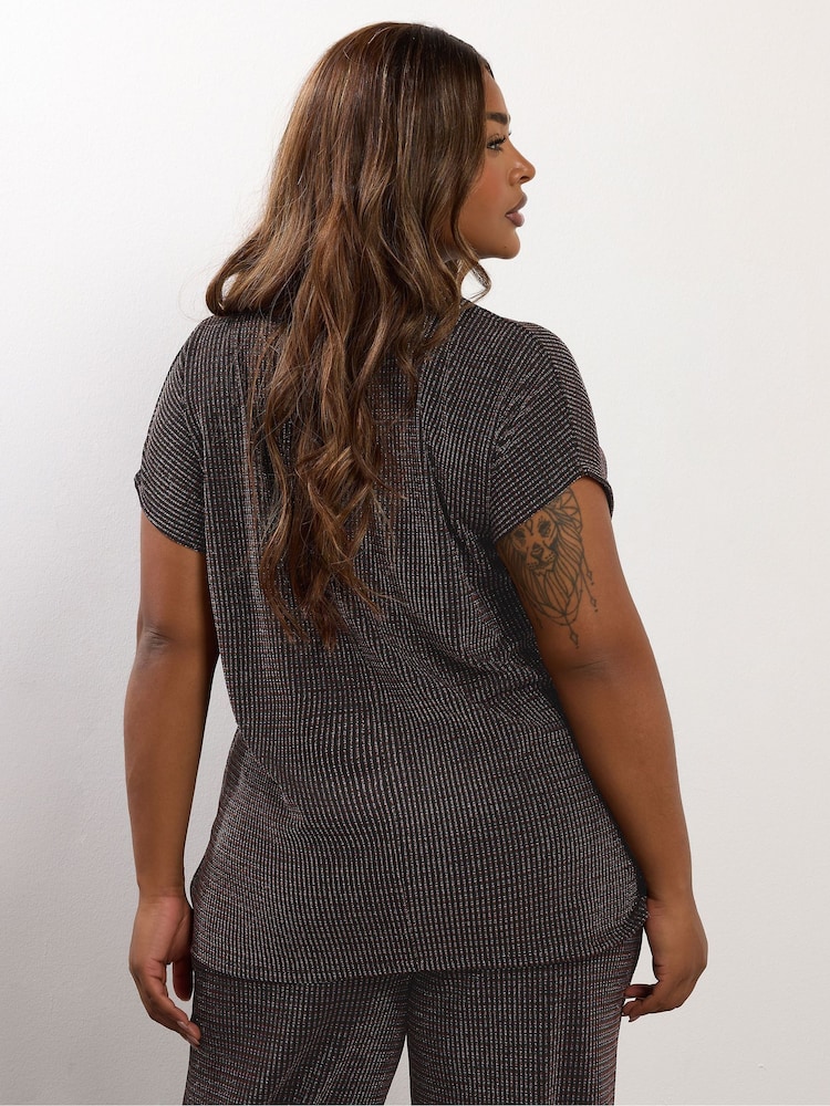 Yours Curve Rainbow Stripe Grown On T-Shirt - Imagem 2 de 5