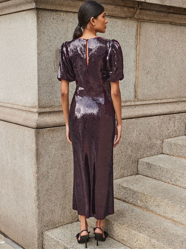 أرجواني - Ro&Zo Annabelle Wine Liquid Sequin Racer Dress - صورة 4 من 4 أرجواني - Ro&Zo Annabelle Wine Liquid Sequin Racer Dress - صورة 4 من 4