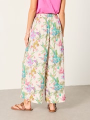 FatFace Eliza Tropical Placement Wide Leg Cropped Trouser - Image 2 of 6