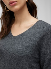 VERO MODA Grey Soft Touch V-Neck Knitted Jumper - Image 4 of 4