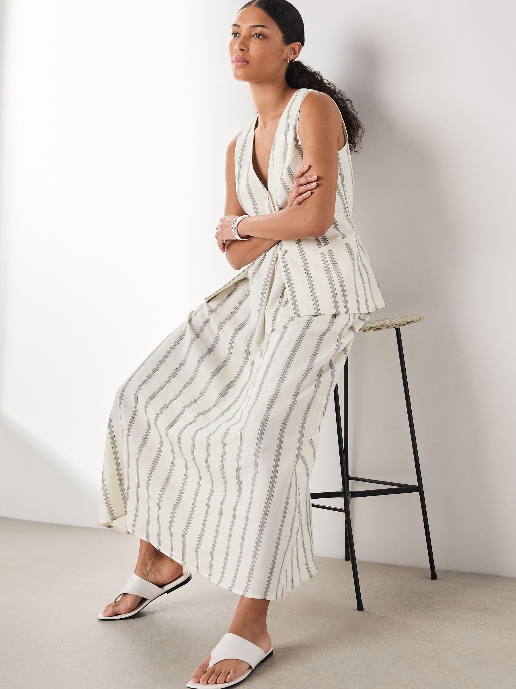 G06834s2.jpg
