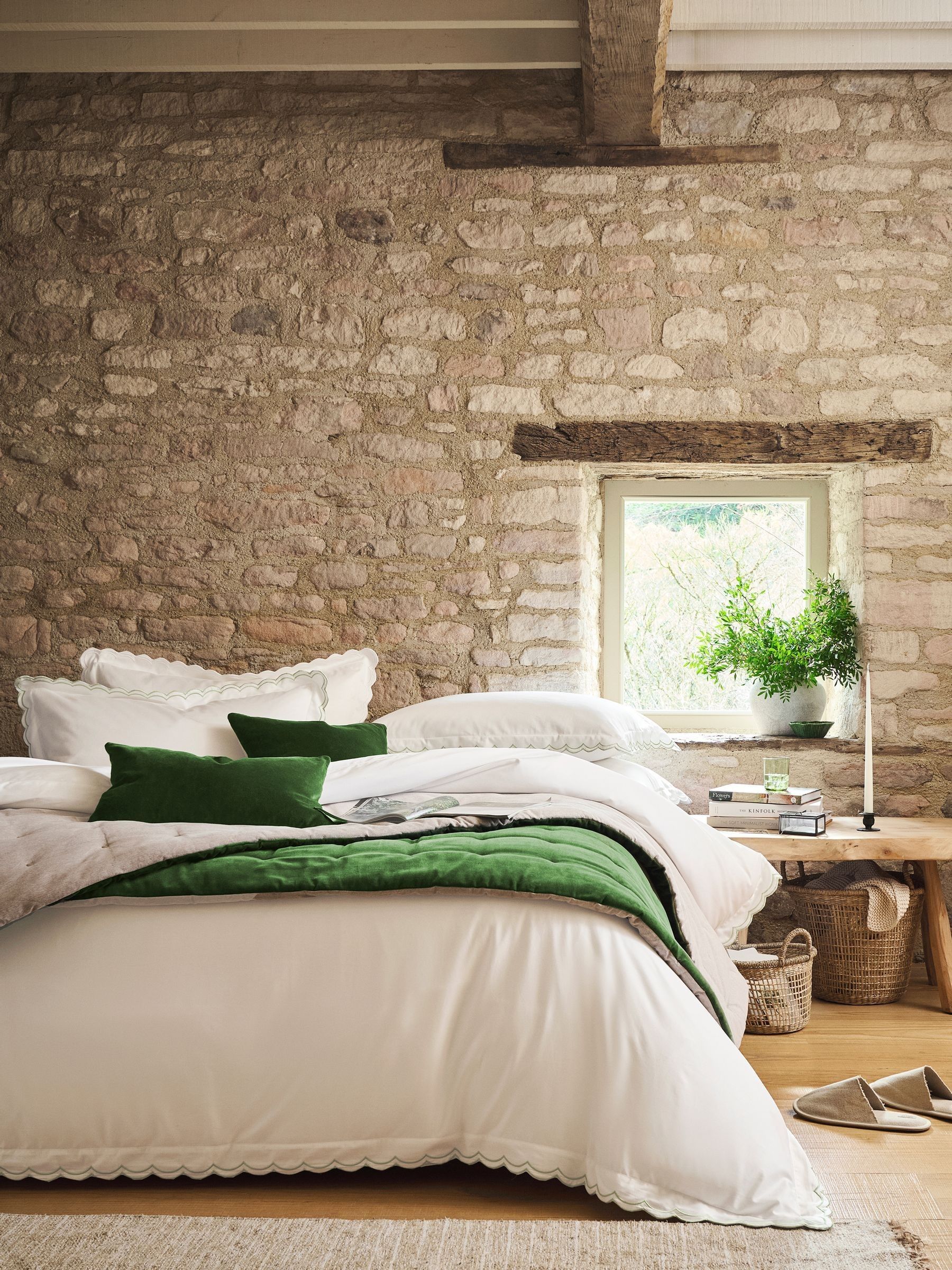 CHRISTY Scallop Edge Cotton Sateen Duvet Sets in Green | Size: Super King - Image 4