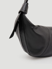 črna - Hush Oversized Leather Crescent Bag - Slika 3 iz 6