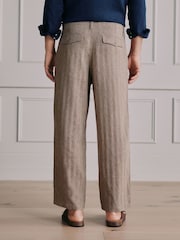 Sand Herringbone - Signature Heritage Linen Rich Trousers - صورة 3 من 6