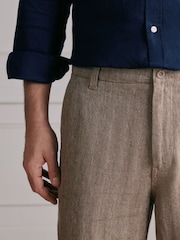 Sand Herringbone - Signature Heritage Linen Rich Trousers - صورة 5 من 6