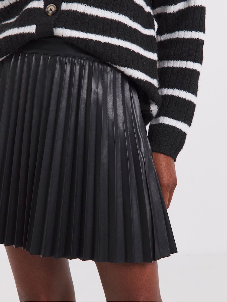 Simply Be Black PU Pleated Mini Skirt - Image 4 of 4