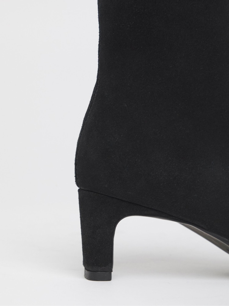 Anthology By JD Williams Black Wide Fit Premium Pointed Toe Kitten Heel Boots - Image 4 of 4 Anthology By JD Williams Black Wide Fit Premium Pointed Toe Kitten Heel Boots - Image 4 of 4