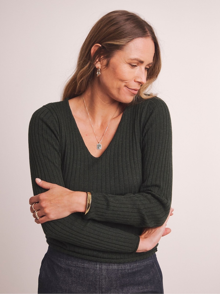 Anthology By JD Williams Green Premium Merino Wool V-Neck Ribbed Knitted Jumper - Image 1 of 6 Anthology By JD Williams Green Premium Merino Wool V-Neck Ribbed Knitted Jumper - Image 1 of 6