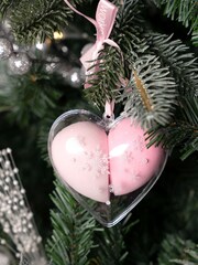 Brush Works Sparkly Bauble Complexion Sponges Ornament (Worth £10) - Image 5 of 5