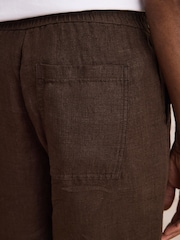 棕色 - Signature 100% Linen Textured Trousers With Elasticated Waist - 圖片 6/10
