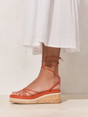 ピンク - Forever Comfort ストラップフラットフォームウェッジ - 画像 6 / 10