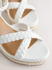 أبيض - حذاء بكعب عريض بتصميم متقاطع ضفيرة بتقنية Forever Comfort® - Image 8 of 11