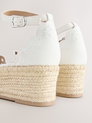 Hvit - Forever Comfort® Broderi Wedge-sko med Åpen Tå - Bilde 9 av 9