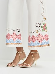 Weekend MaxMara White Adunco Embroidered Crop Twill Trousers - Image 7 of 14