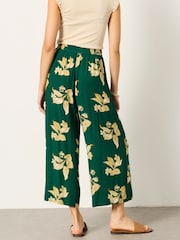 FatFace Eliza tonal leaves Green Wide Leg Cropped Trouser - Image 2 of 6