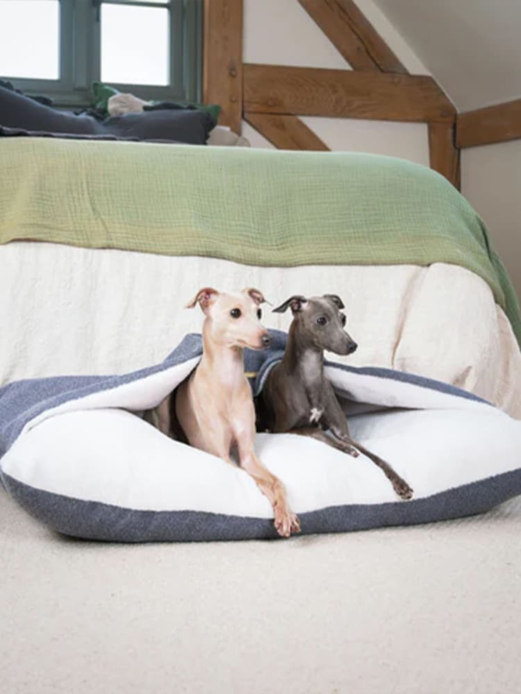 Lords and Labradors Oxford Herringbone Sleepy Burrows Dog Bed - Image 2 of 6
