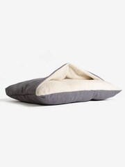 Lords and Labradors Oxford Herringbone Sleepy Burrows Dog Bed - Image 5 of 6