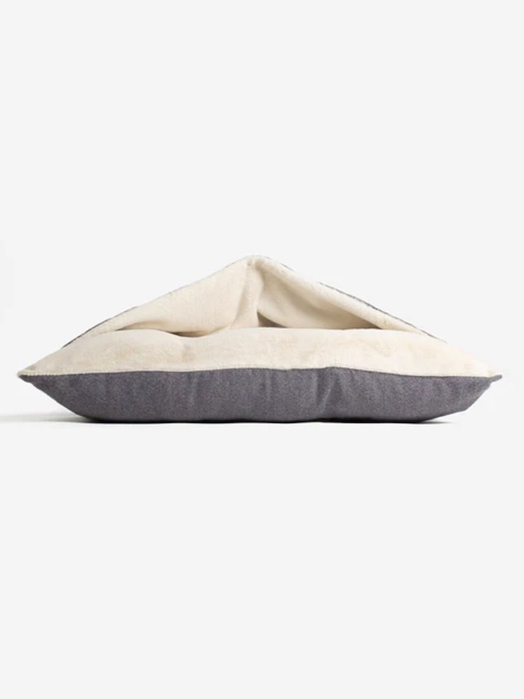 Lords and Labradors Oxford Herringbone Sleepy Burrows Dog Bed - Image 6 of 6