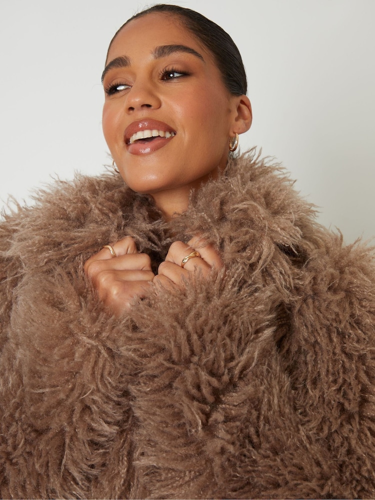Threadbare Brown Collared Faux Fur Coat - Image 5 of 5 Threadbare Brown Collared Faux Fur Coat - Image 5 of 5
