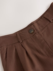 Schokoladenbraun - Jeansshorts mit Schal-Gürtel - Bild 4 von 4