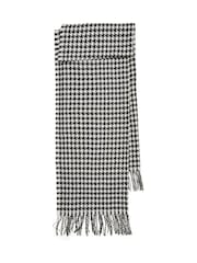 Pieces Black Wool Scarf - Image 2 of 2