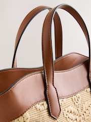 لون طبيعي - حقيبة تعلق حول الجسم بلمسة رافيا - صورة 4 من 5