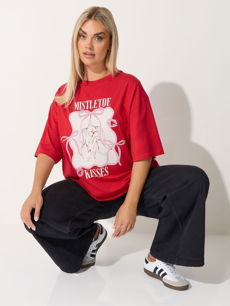 Yours Curve Red Limited Mistletoe Kisses T-Shirt - Image 1 of 5
