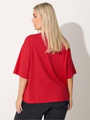 Yours Curve Red Limited Mistletoe Kisses T-Shirt - Image 3 of 5