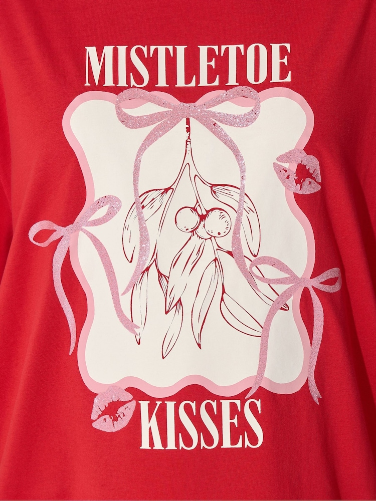 Yours Curve Red Limited Mistletoe Kisses T-Shirt - Image 5 of 5