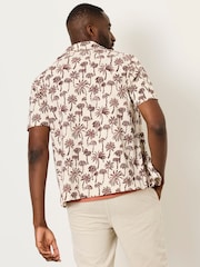 Camisa con estampado de palmeras de FatFace - Imagen 2 de 6
