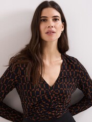 Phase Eight Brooke Geo Pleat Top - صورة 5 من 7