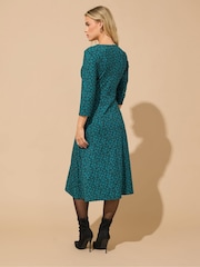 M&Co Green Petite 3/4 Sleeve Midi Dress - Image 3 of 5