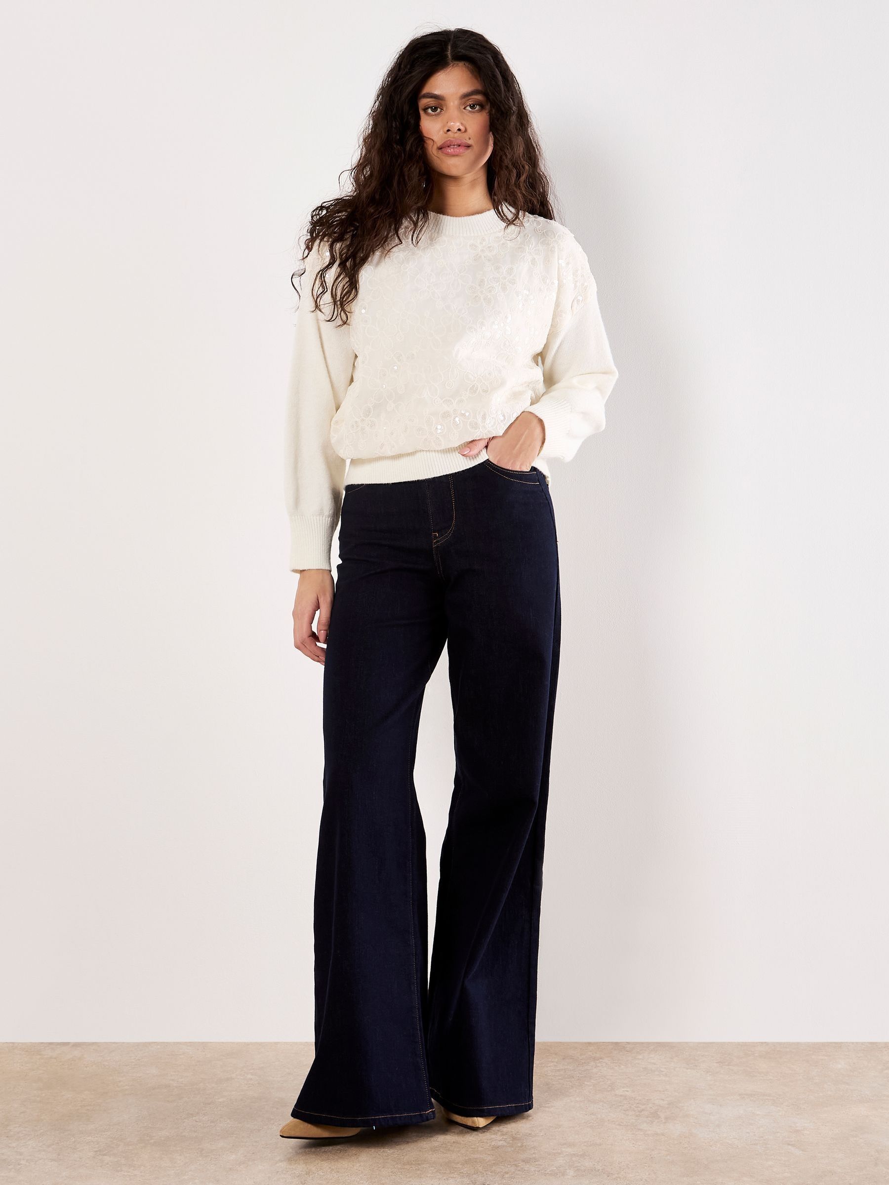 Next：日本 Apricot Embroidered Flower Sequin Jumper from Next Japan