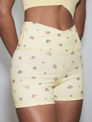 أصفر ليموني - Active Balance Wrap Front Shorts - صورة 5 من 10