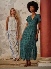 FatFace V&A | FatFace Maisie Green Seaflower Petite Maxi Dresses - Image 5 of 6