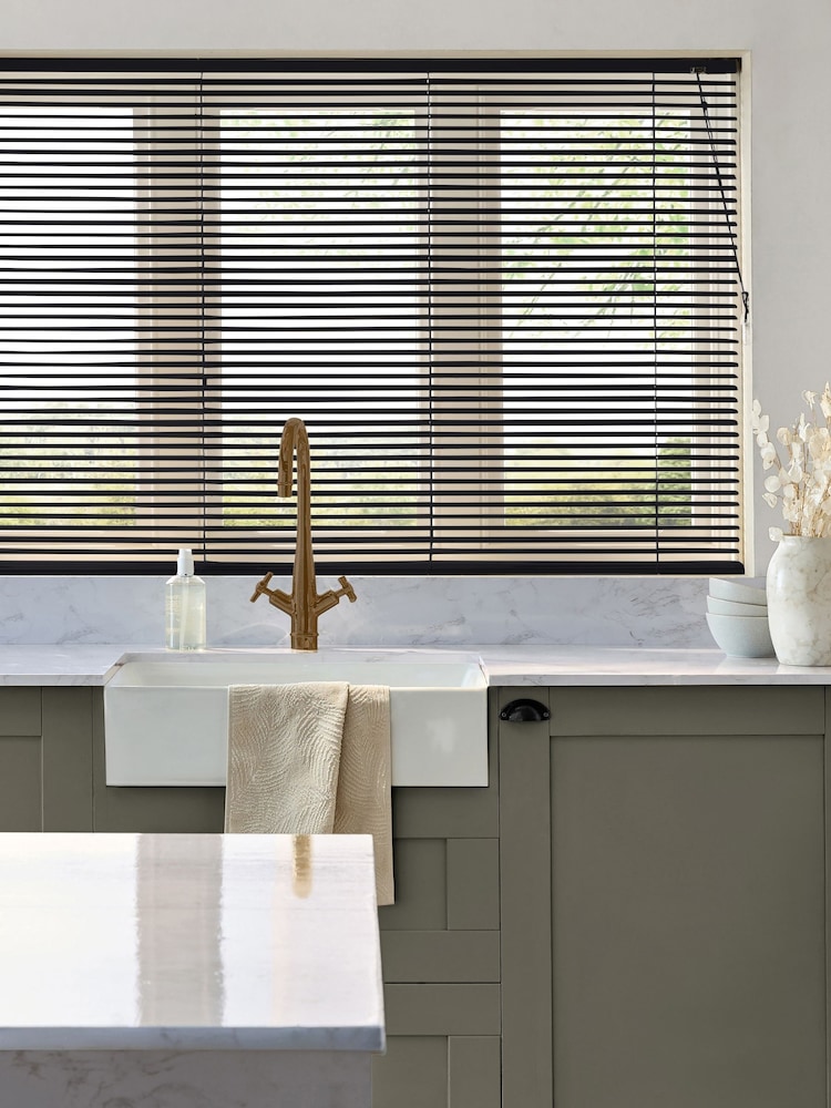 Black Made To Measure 25mm Aluminium Venetian Blinds - Image 1 of 7 Black Made To Measure 25mm Aluminium Venetian Blinds - Image 1 of 7